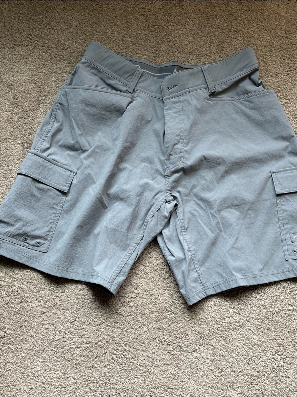 NWOT AFTCO Light Gray Cargo Fishing Shorts
